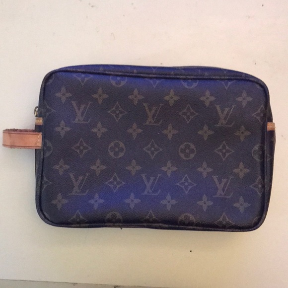 LOUIS VUITTON LV TOILETRY POUCH - Picture 1 of 4